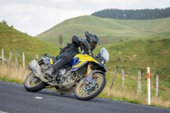 Suzuki-V-Strom-800_action-1