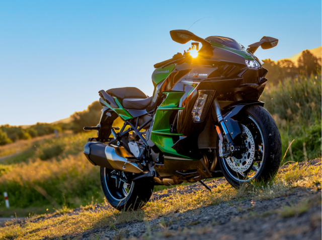 Kawasaki Ninja H2 SX SE review