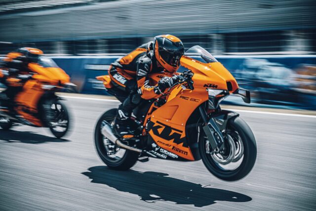 KTM RC8C