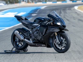 2025 Yamaha R1 Race and GYTR