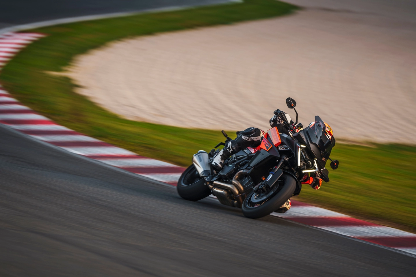 KTM 1390 Super Duke GT