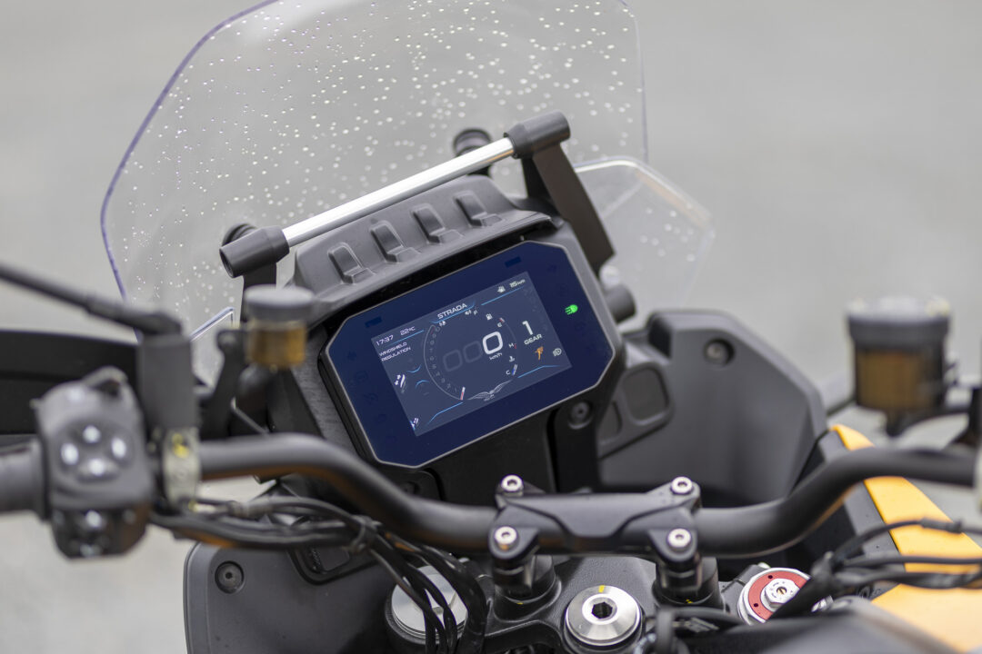 Moto Guzzi Stelvio electronics 