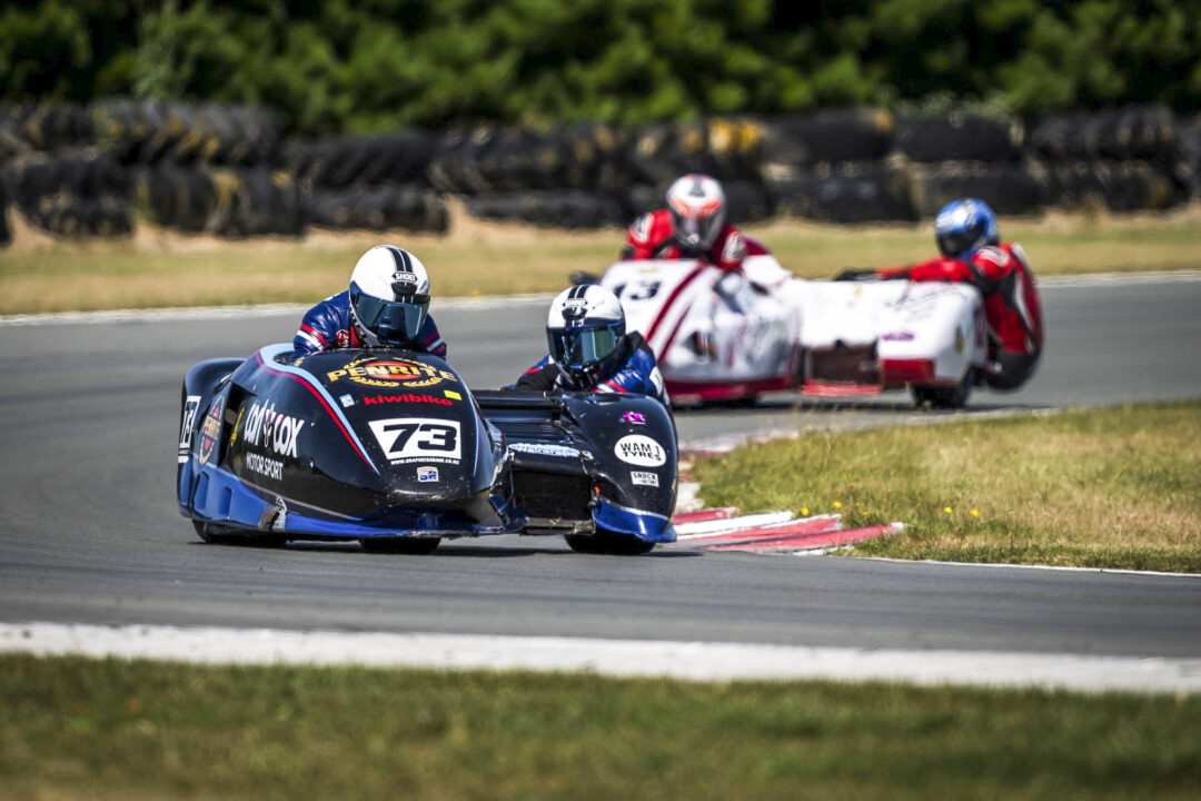 Sidecars at NZSBK